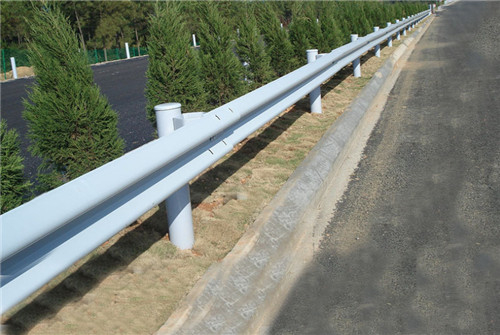 护栏板