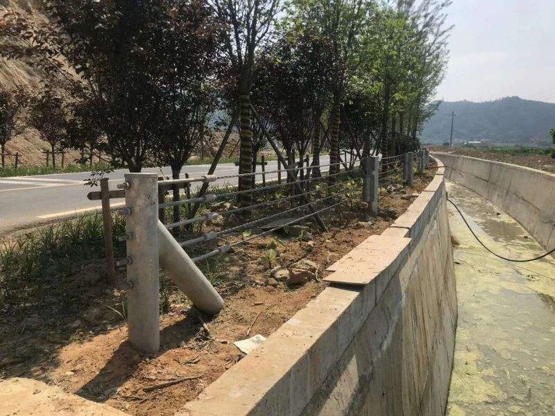 钢丝绳索护栏